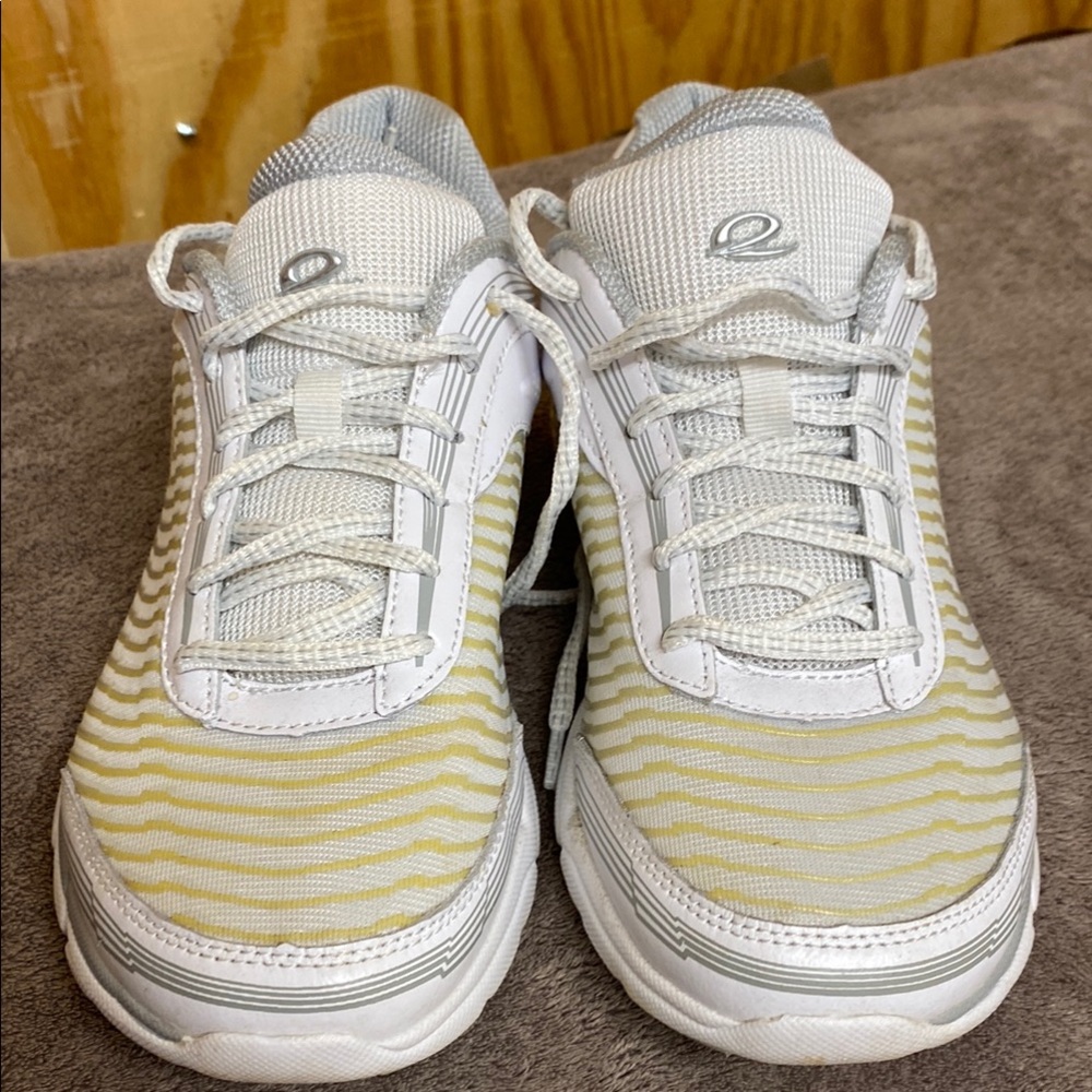 Women's Casual Lace-Up Sneakers in White and Light Yellow